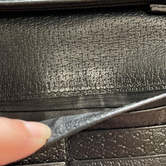 Gucci Black Signature GG Horsebit Buckle Wallet - Picture 11 of 11